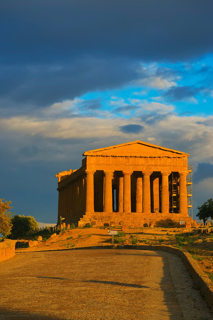 Temple of Concordia, Valley of the Temples, Agrigento, Sicily, Italy