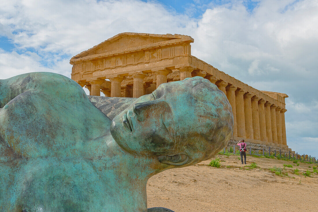  Tempel der Concordia, Tal der Tempel, Agrigent, Sizilien, Italien 