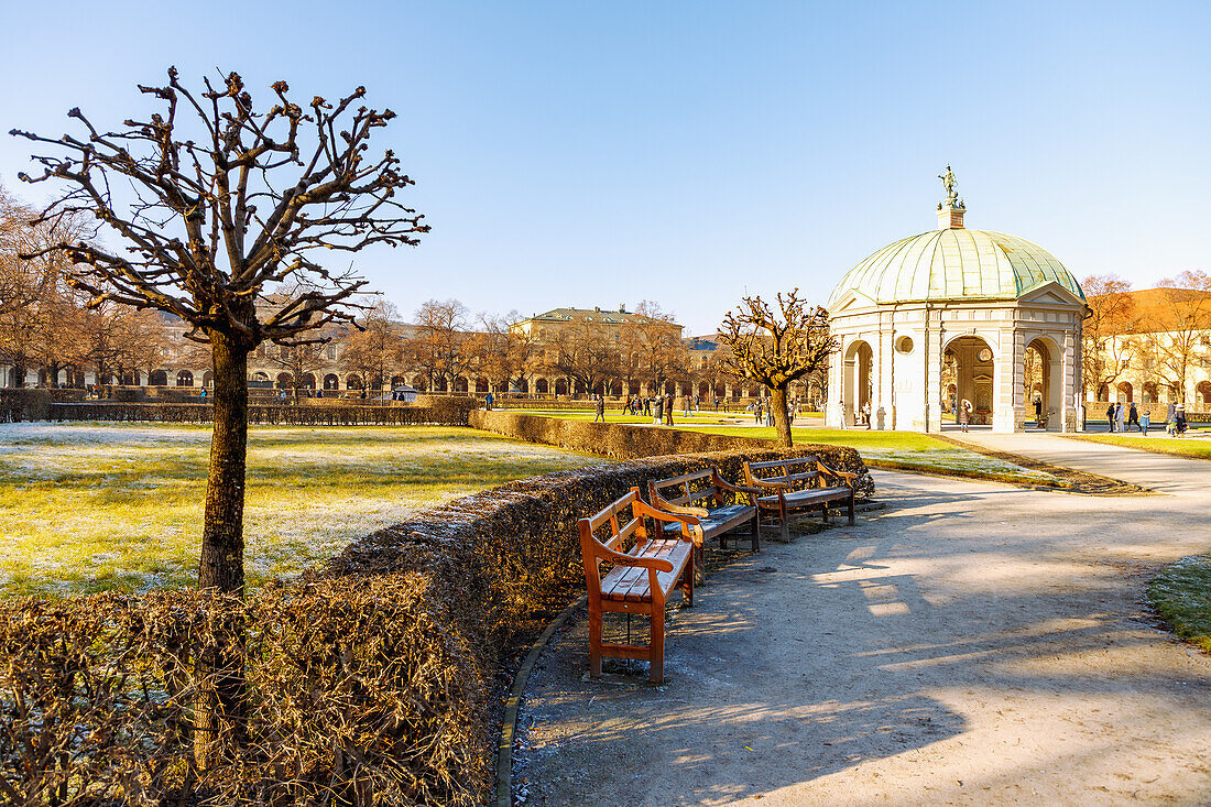 Hofgarten mit Dianatempel in München in Oberbayern