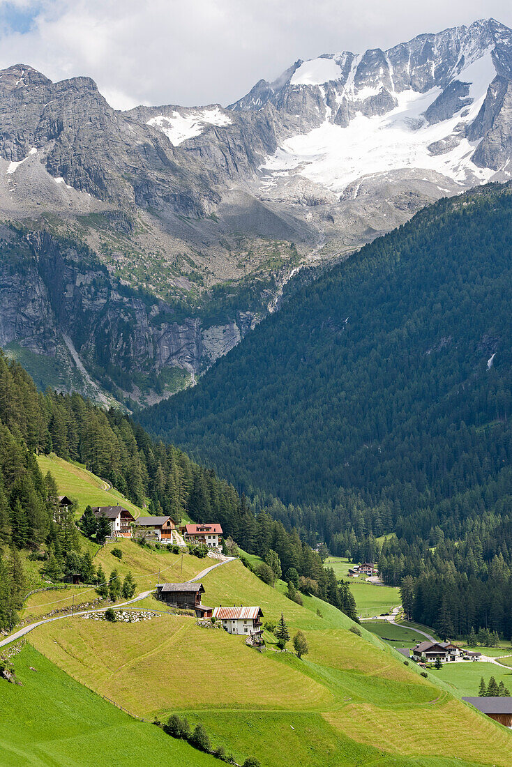 Riva di Tures /Rein in Taufers, Riva Valley (Italian: Val di Riva, German: Reintal), Trentino-Alto Adige, Sudtyrol, South Tyrol, Italy, South-central Europe