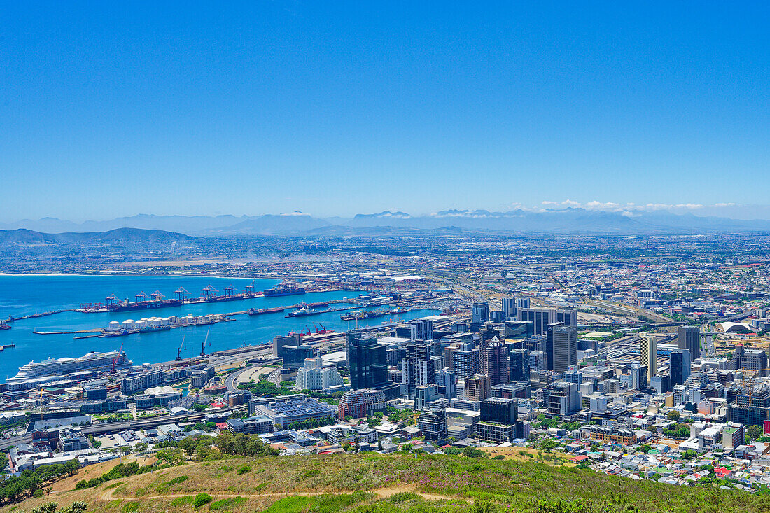  View from Signal Hill of the city center and the harbor area, Cape Town, South Africa, Africa 