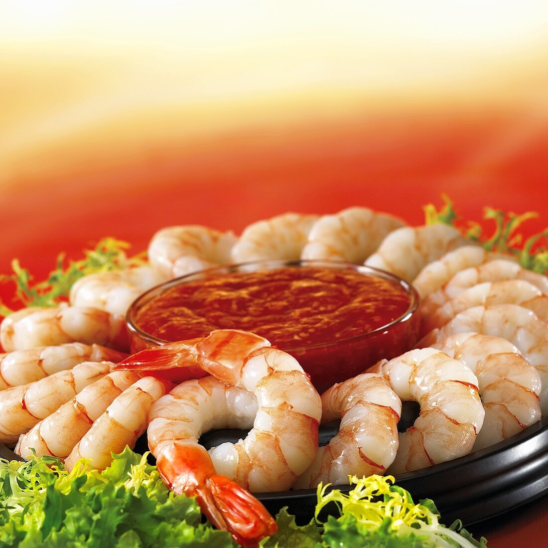 Prawn ring with cocktail sauce