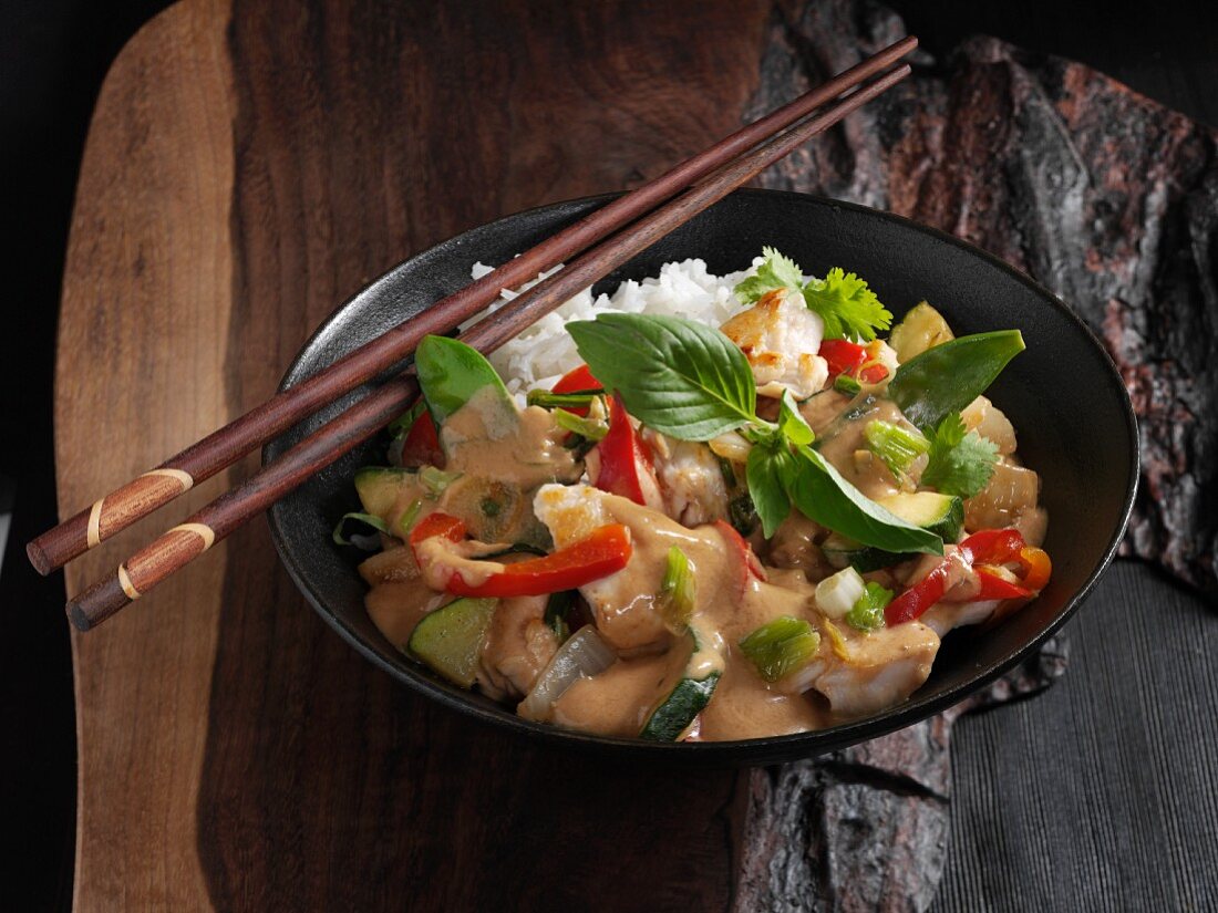 Rotes Thaicurry mit Reis