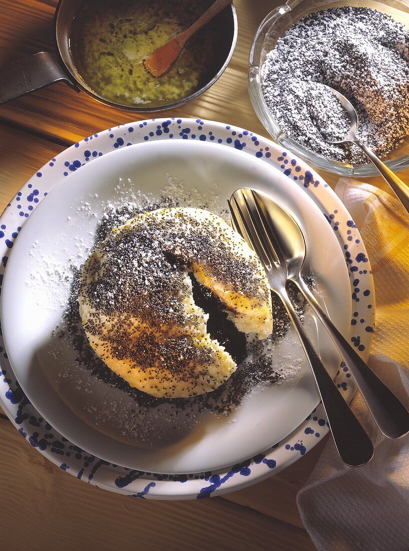 Germknödel mit Mohn