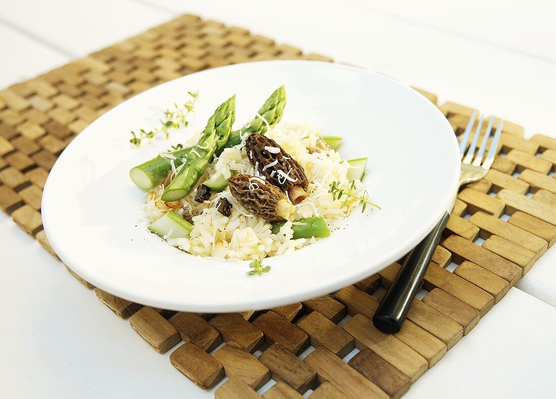 Risotto with green asparagus and morels