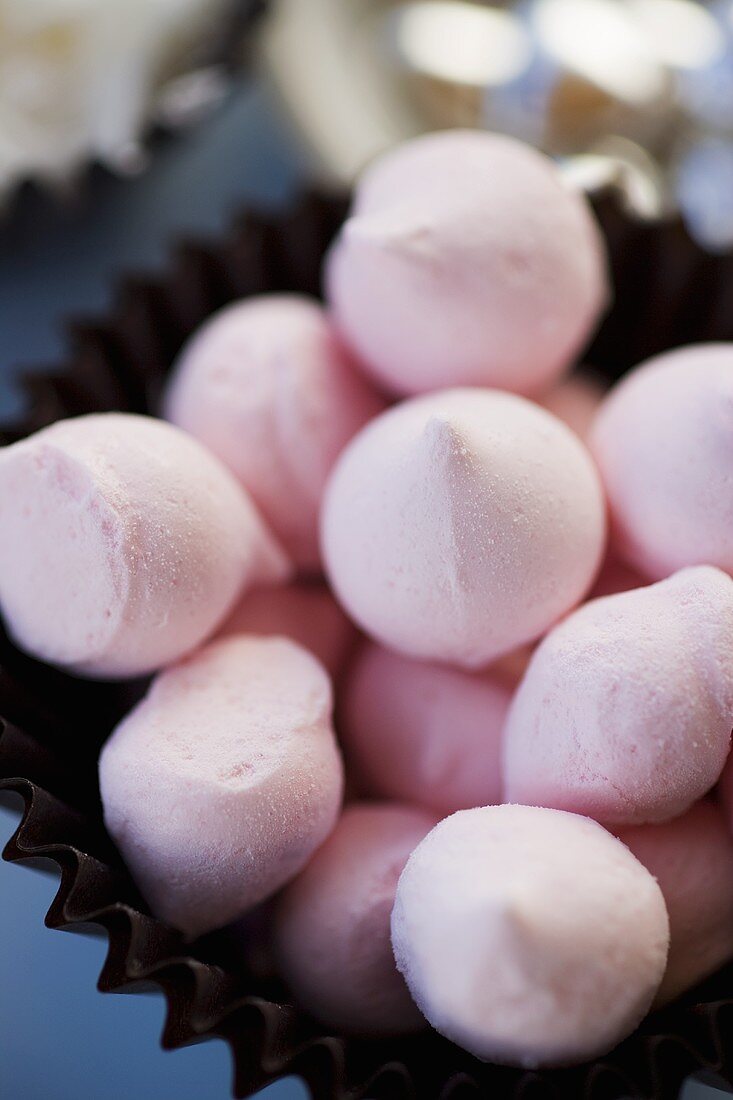 Pink meringues