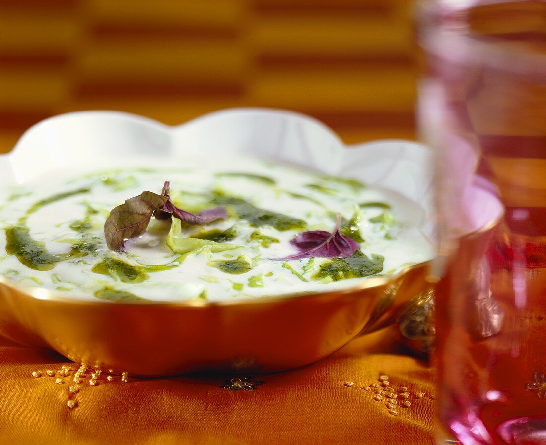 Yoghurt soup with basil