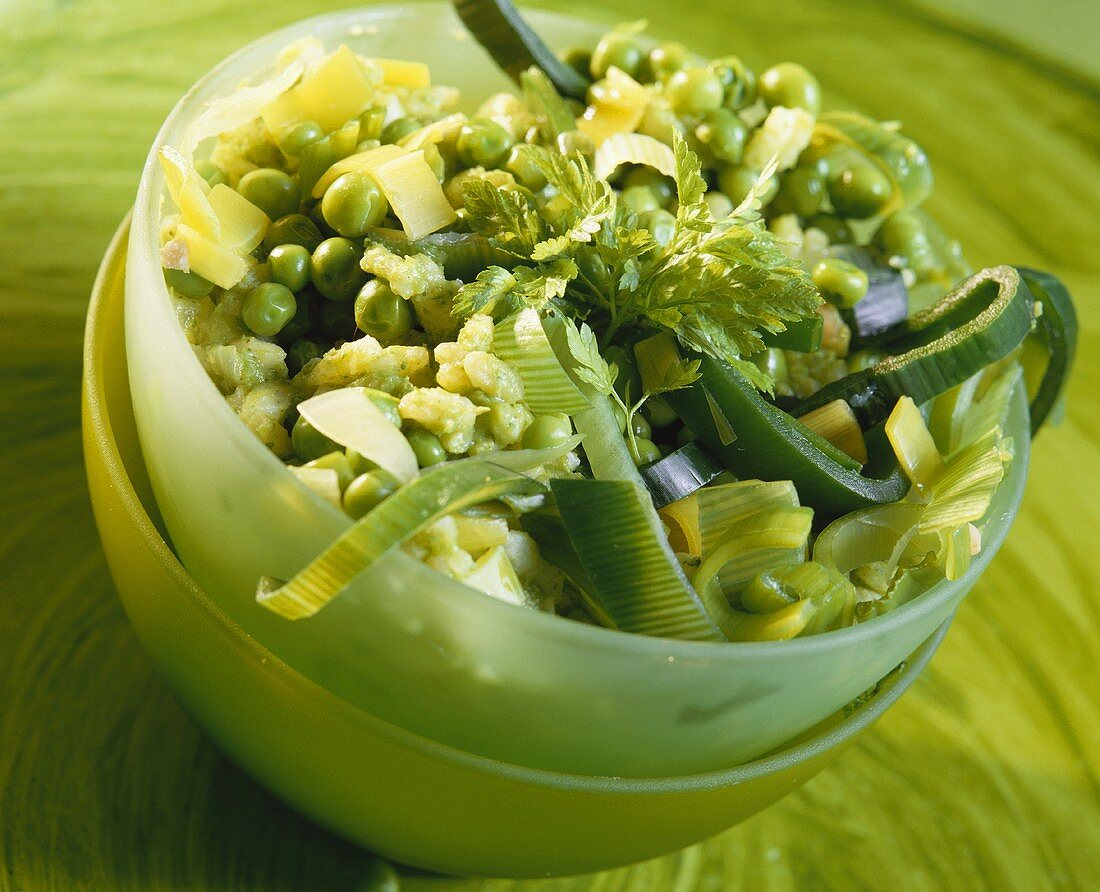 Risotto mit Erbsen und Staudensellerie