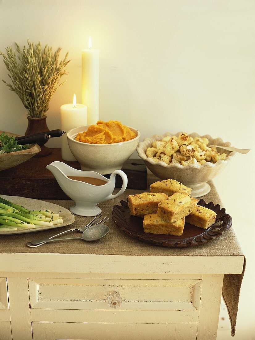 Accompaniments for Thanksgiving meal (USA)