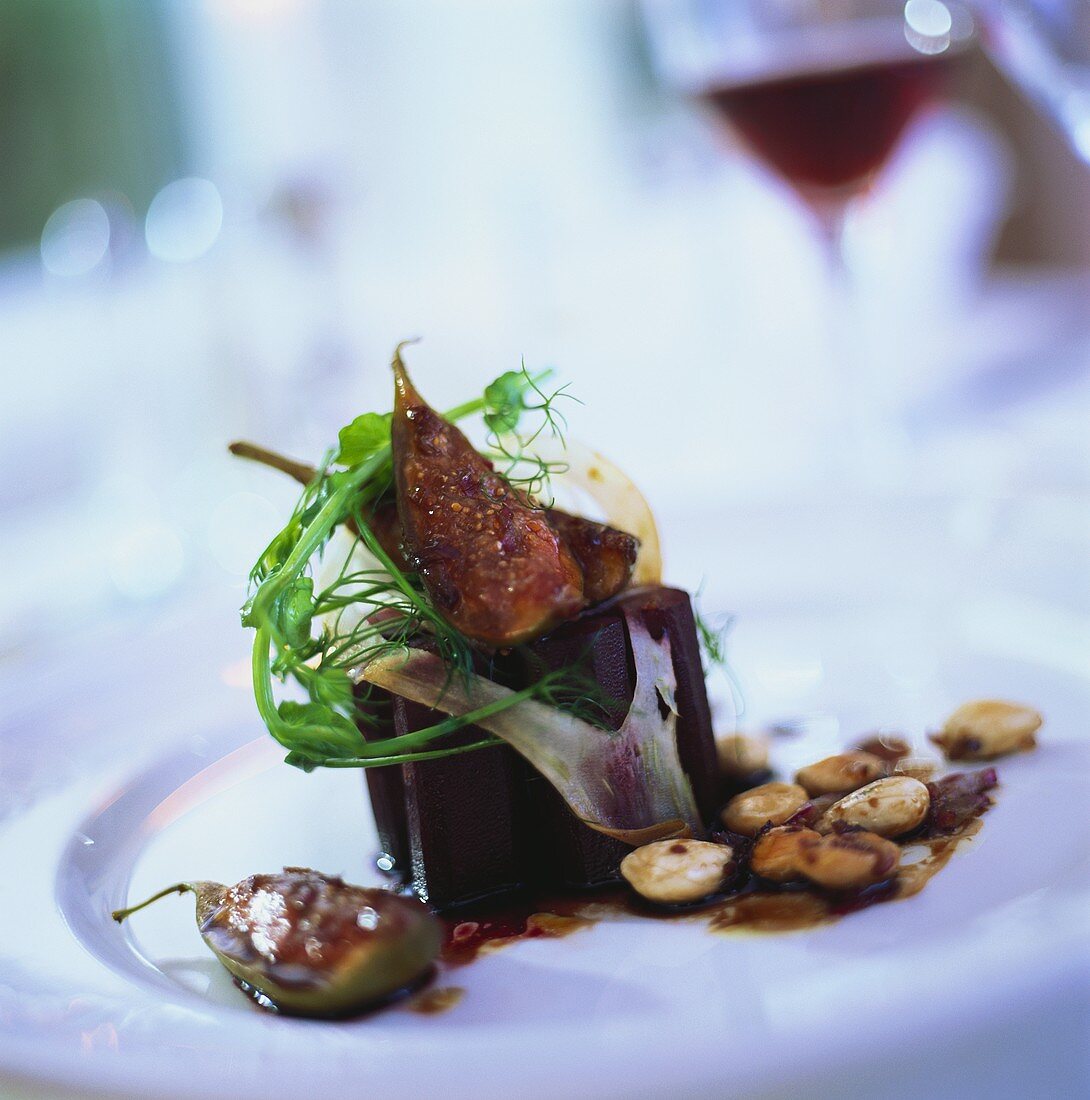 Beetroot with figs and almonds