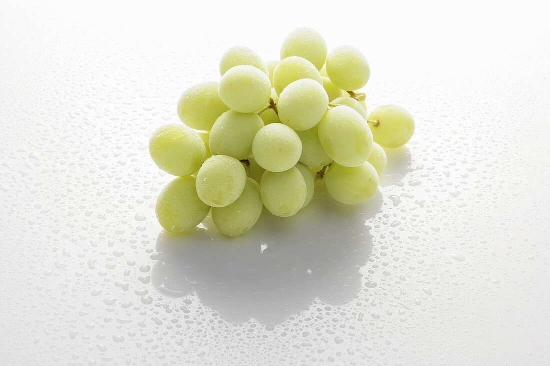 Frozen green grapes