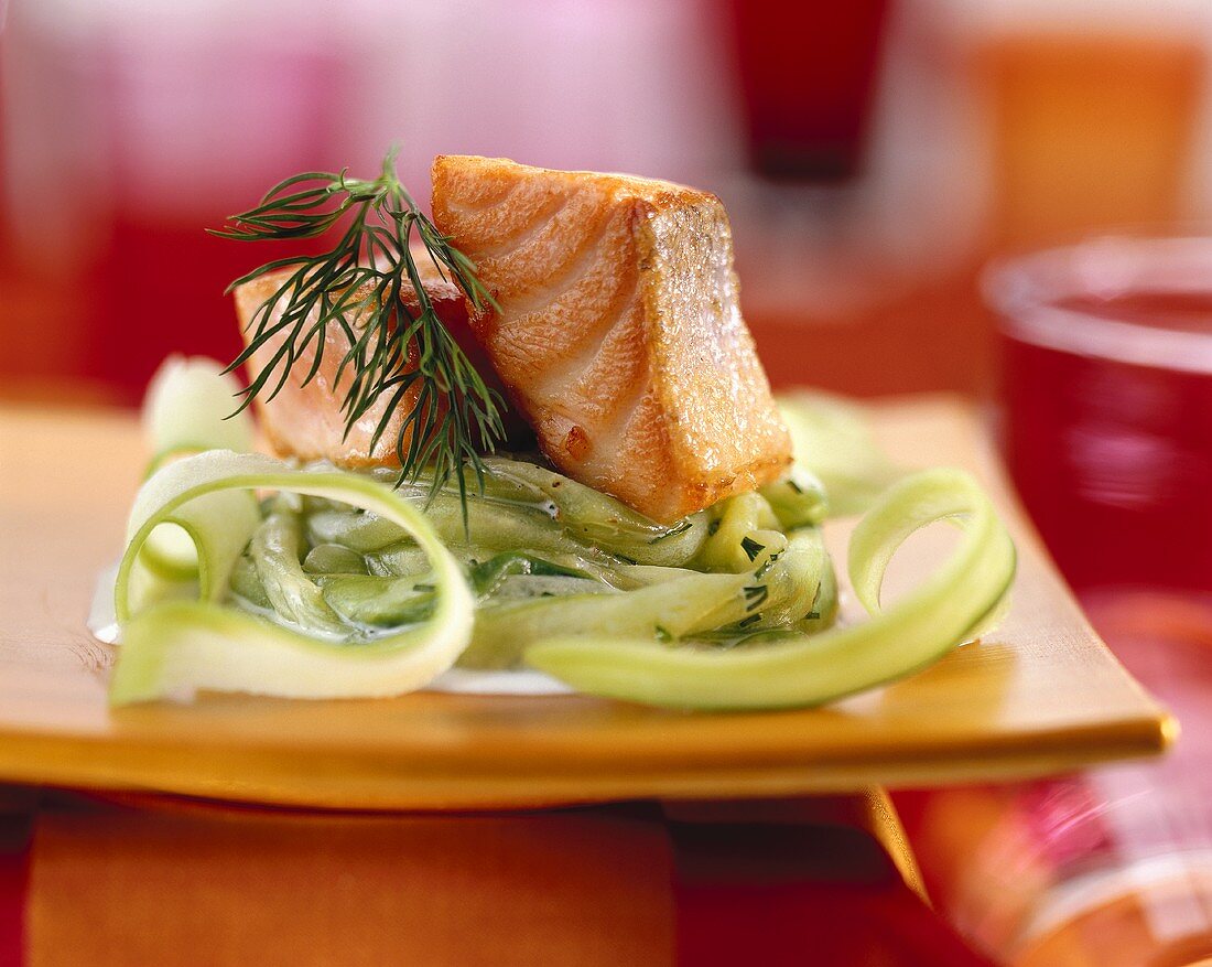 Salmon fillet with cucumber