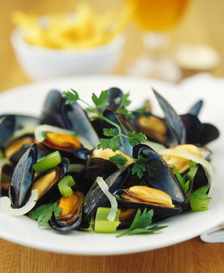 Mussels in white wine stock
