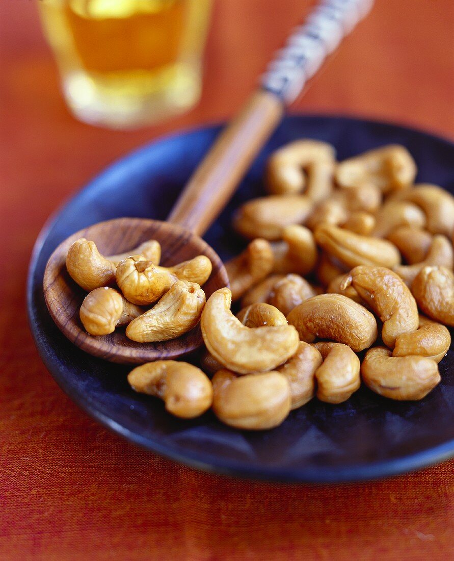 Spicy cashew nuts
