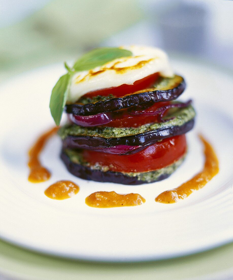 Auberginen-Tomaten-Türmchen mit Mozzarella