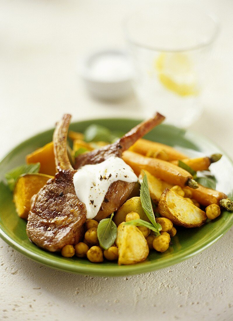 Lamb cutlets with lukewarm chick-pea salad