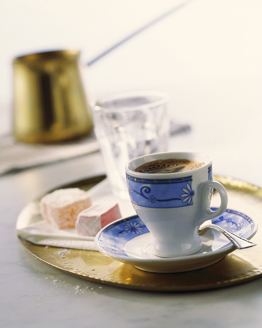 Türkischer Kaffee mit Lokum