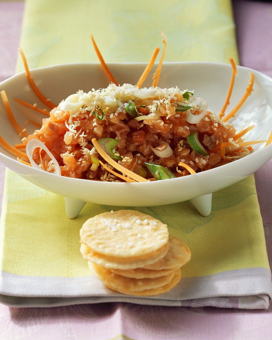 Salmon tartare with vegetables