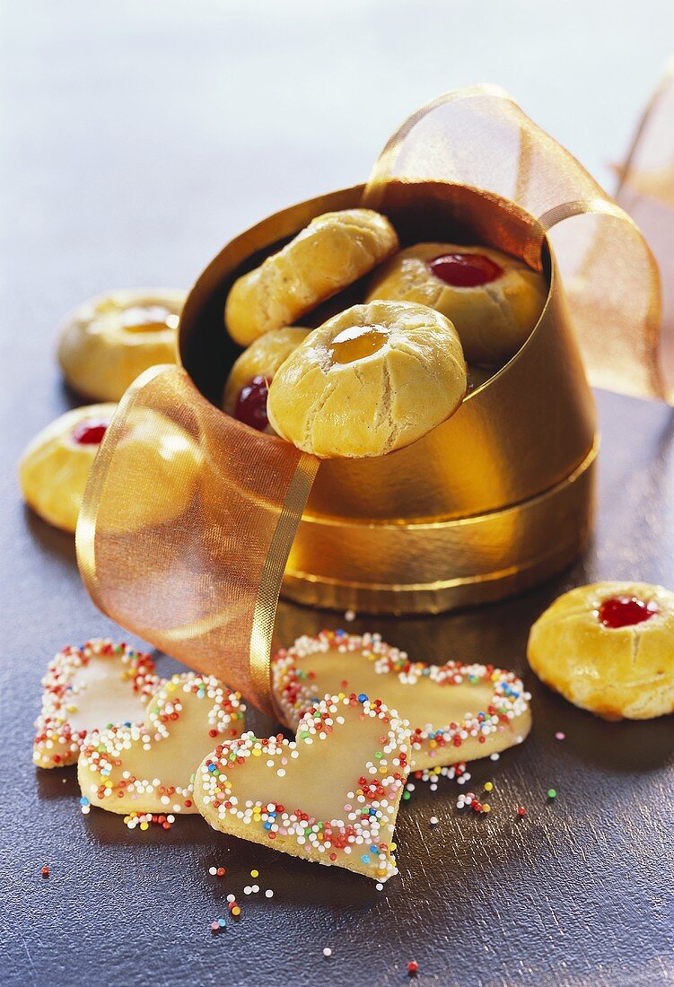 Lemon hearts with 100s and 1000s and jam biscuits