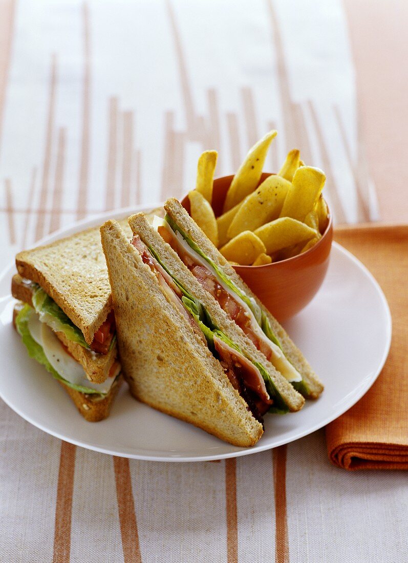 BLT-Sandwich (mit Bacon, Salat und Tomate)