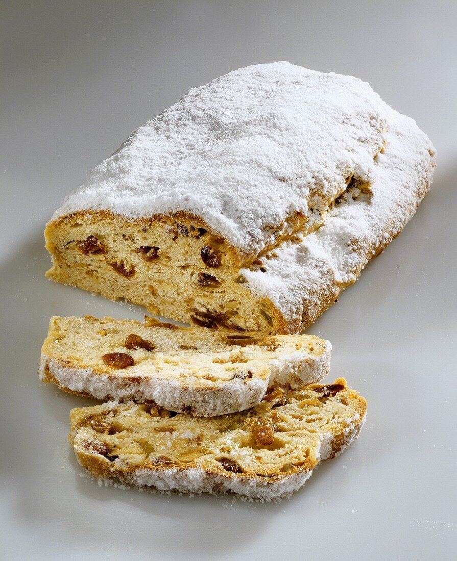 Weihnachtsstollen, angeschnitten