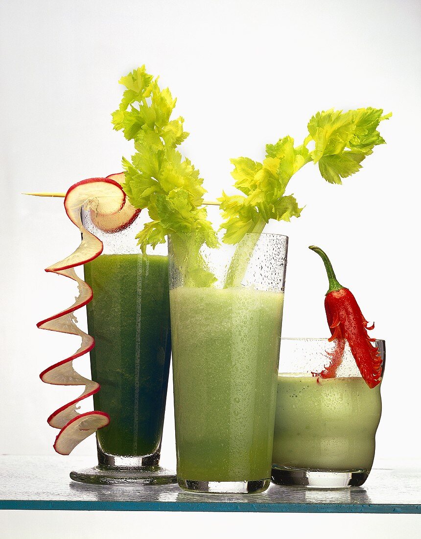 Green vegetable- and herb juices
