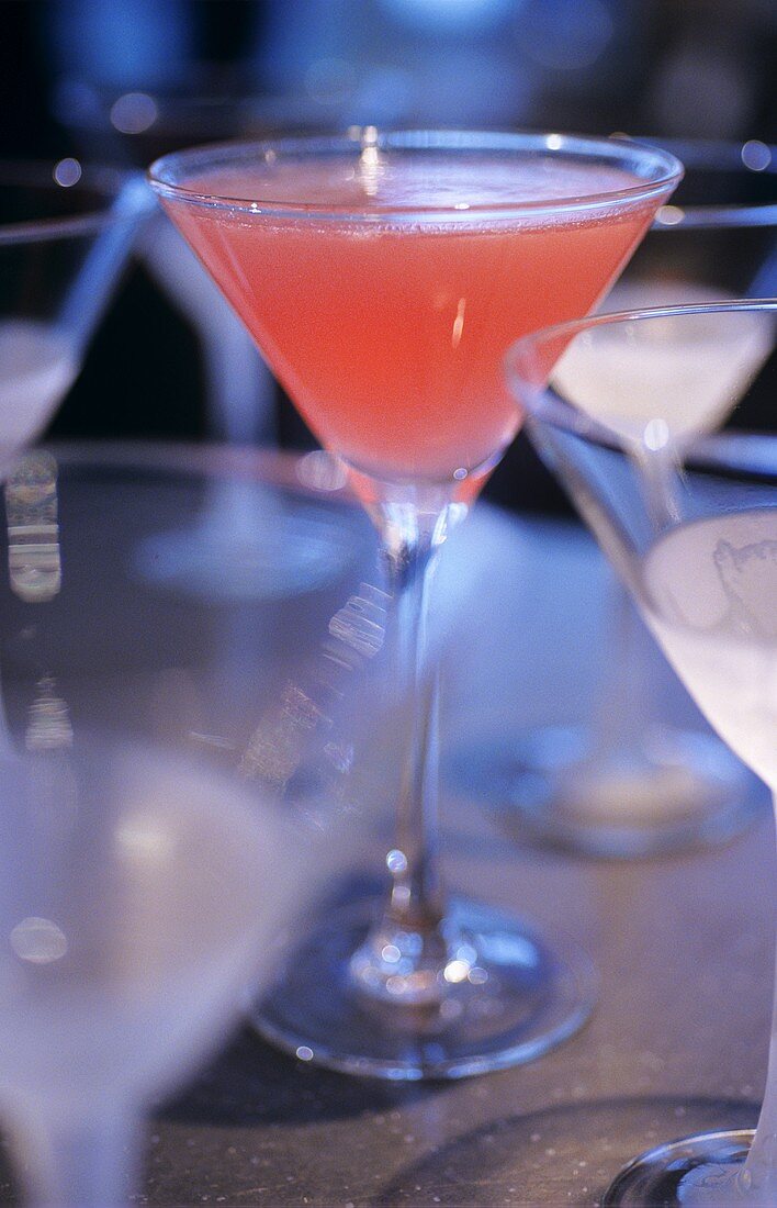 Pink Lady (Cocktail mit Gin und Grenadine)