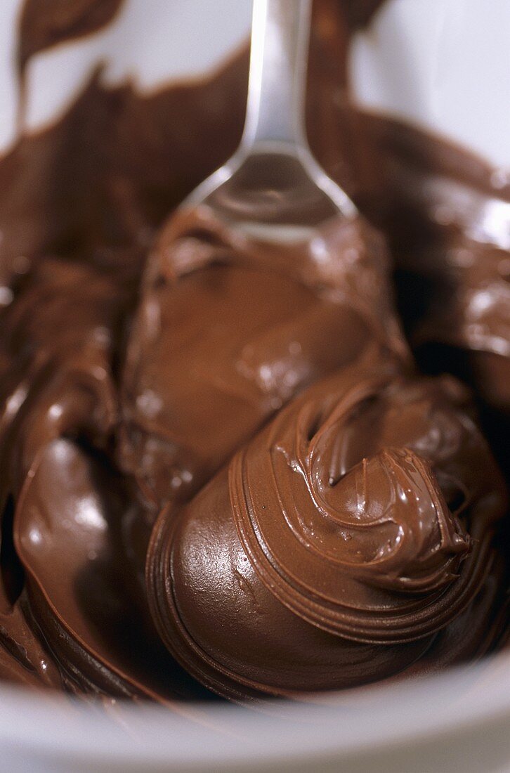 Schokoladencreme mit Löffel