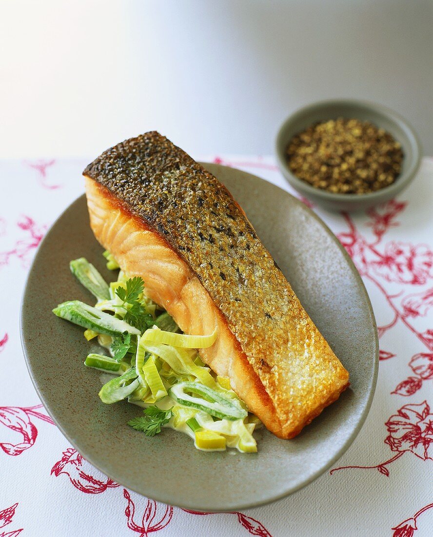 Salmon with creamed leeks