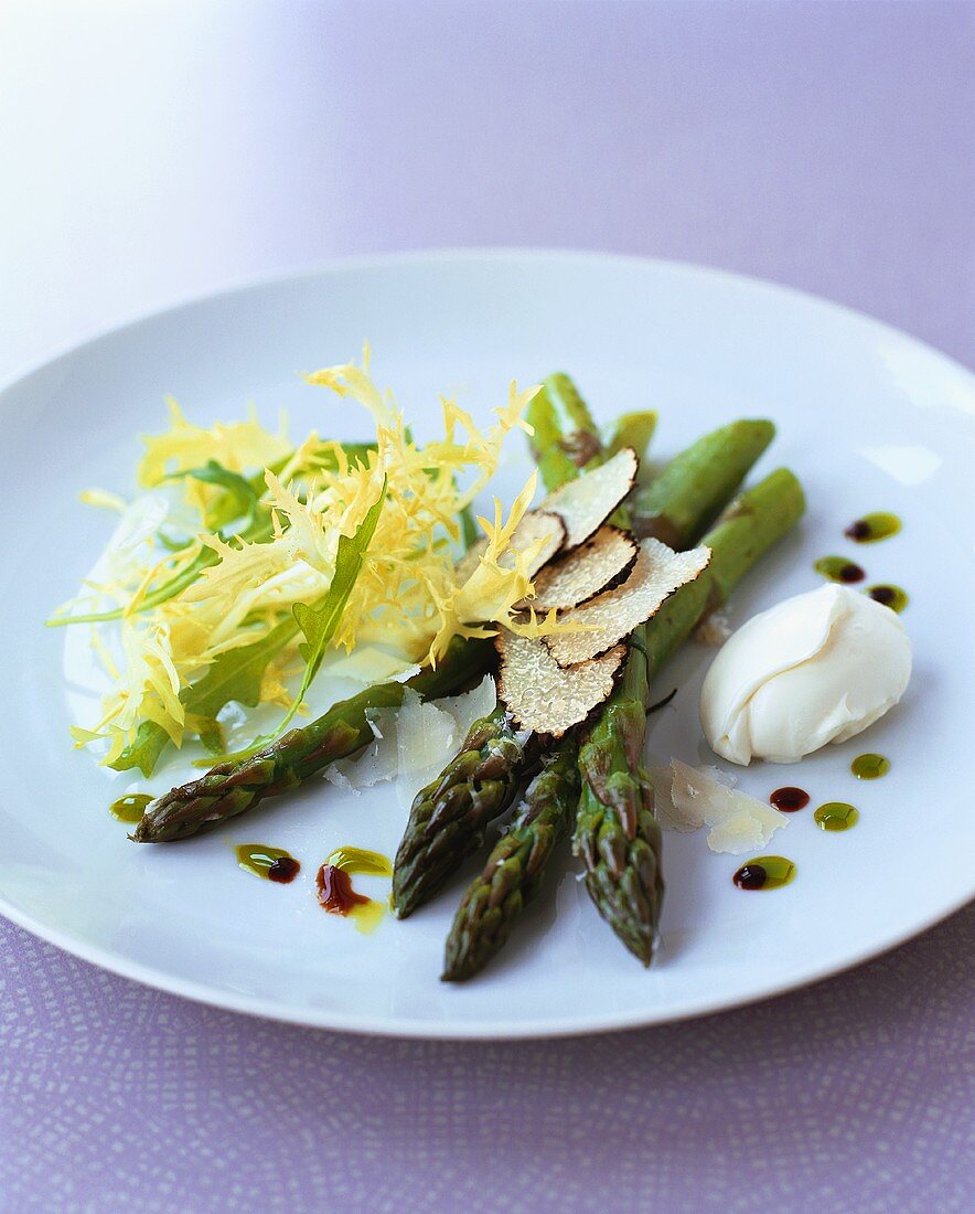 Green asparagus with truffles and mascarpone