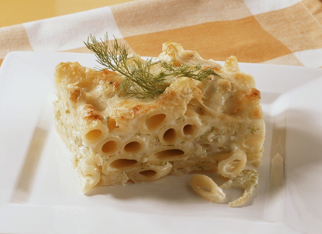 Pasta gratin with fennel