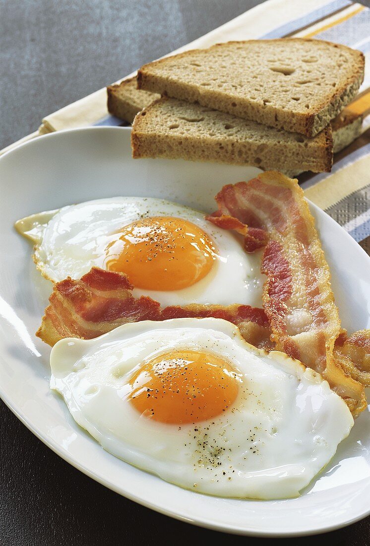 Fried eggs with bacon