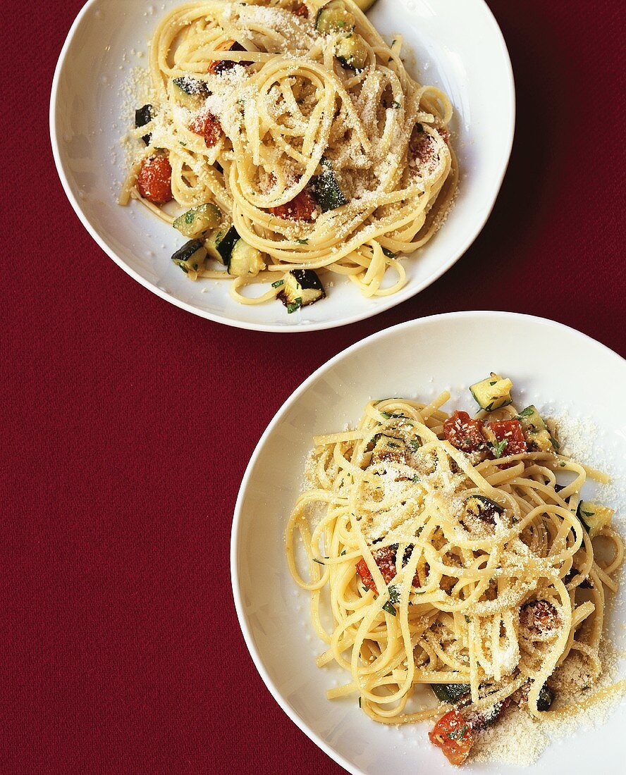 Linguini with courgettes, tomatoes and Parmesan
