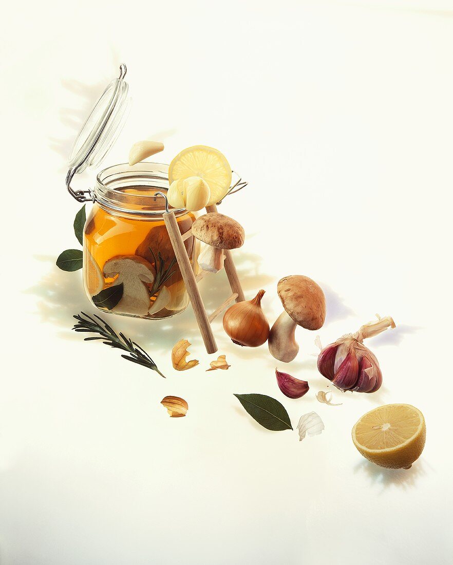 Ceps preserved in oil with ingredients