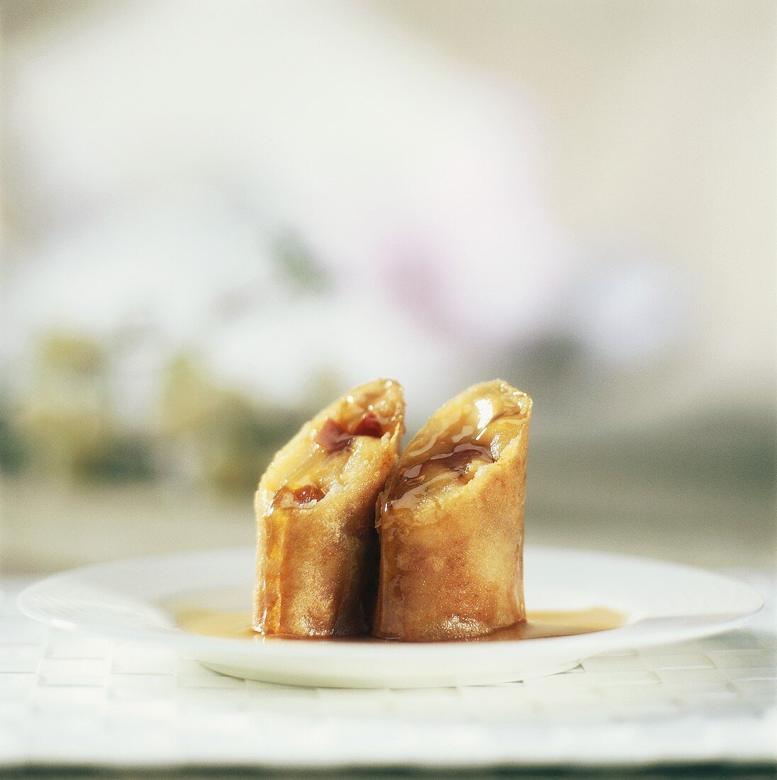Sweet spring roll with apple and cinnamon filling