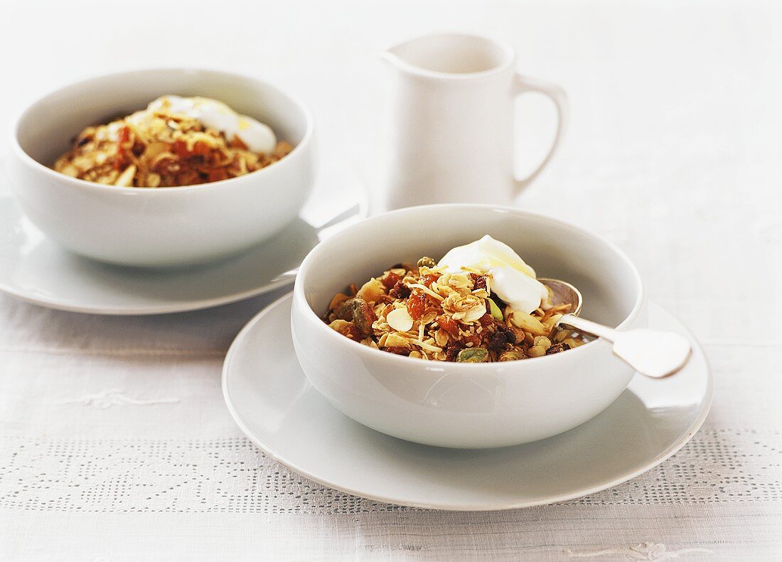 Müsli mit Naturjoghurt