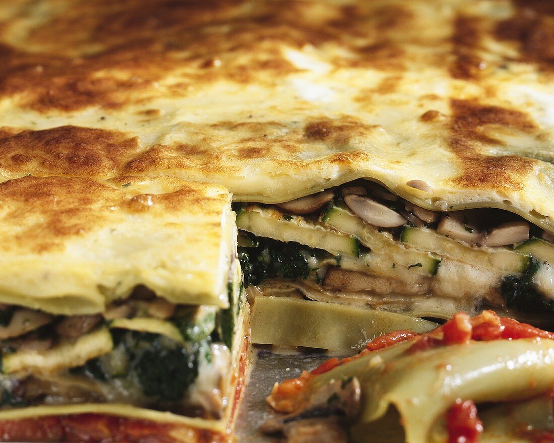 Green lasagne with vegetable filling