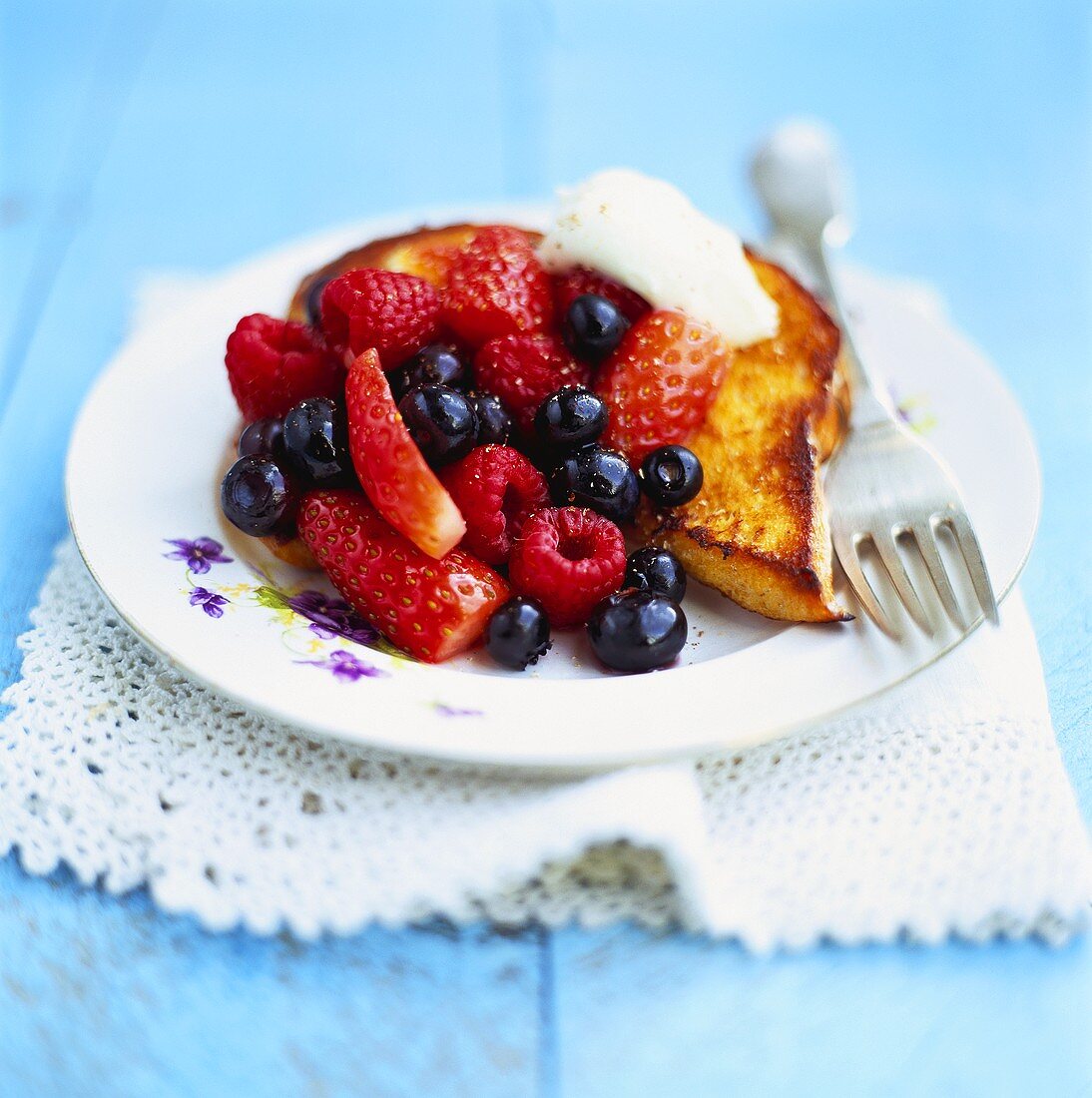 French toast with fresh berries