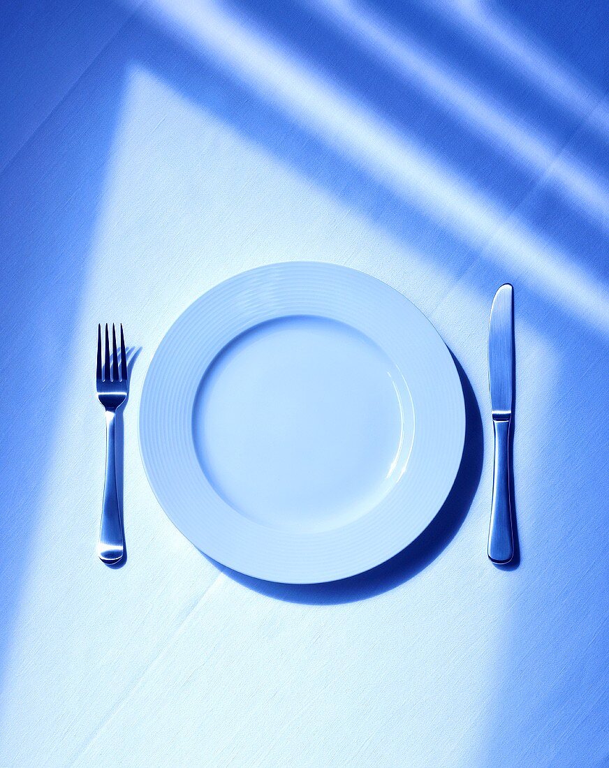 Simple place setting with plate and cutlery