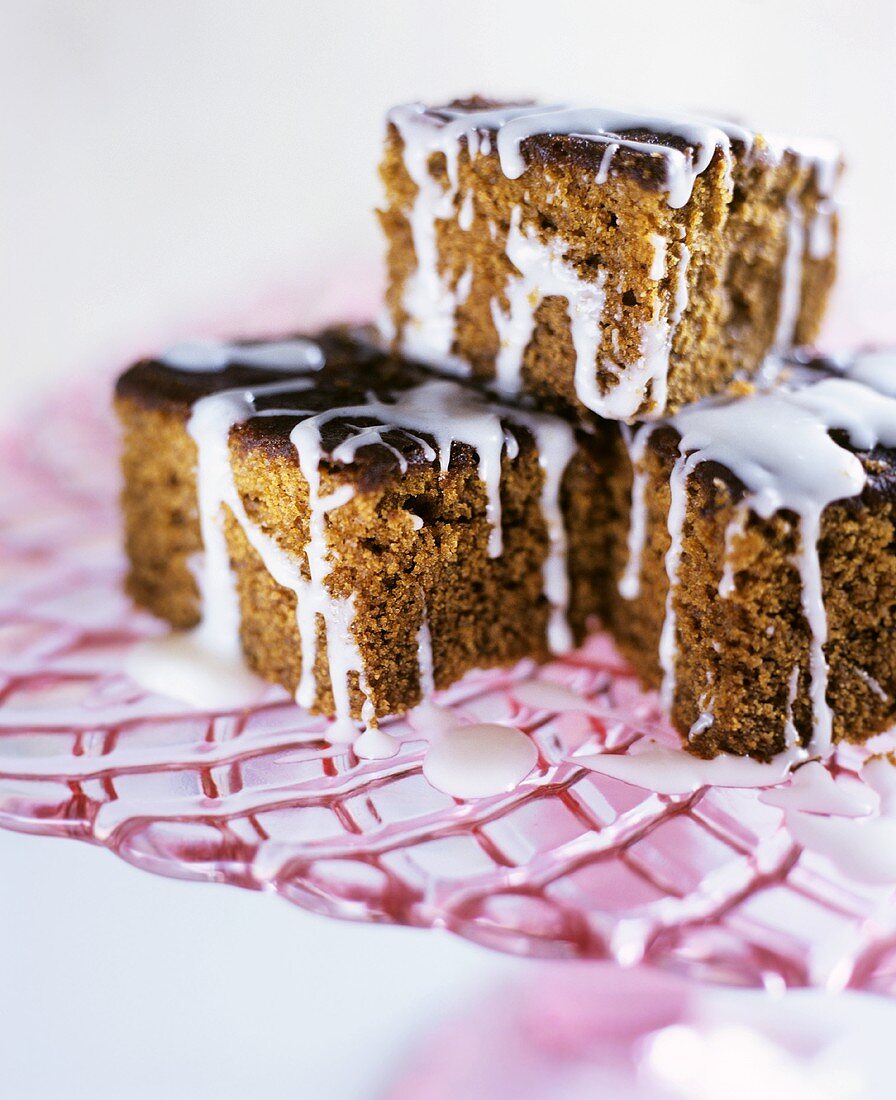 Schokoladenkuchen mit Zuckerglasur