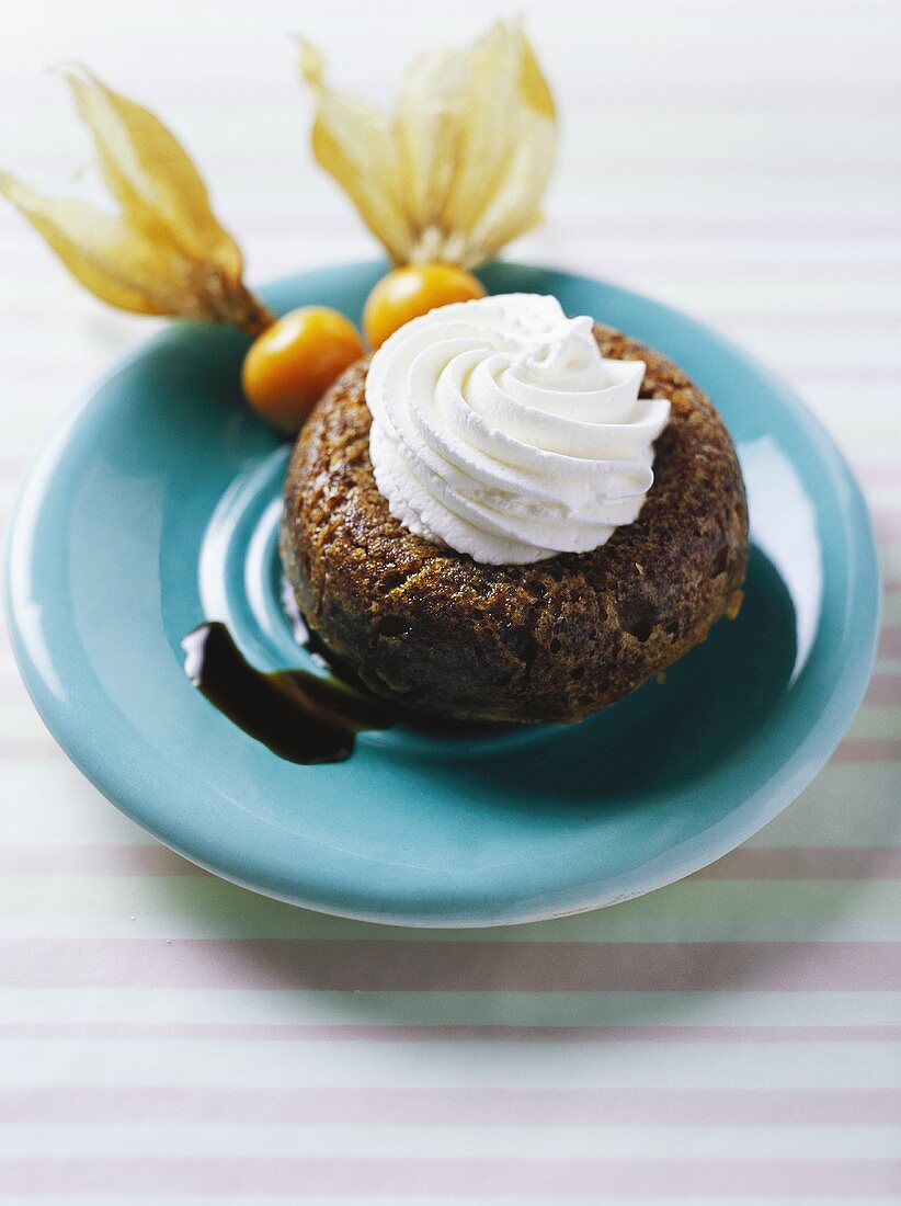 Baba au rhum mit Sahne