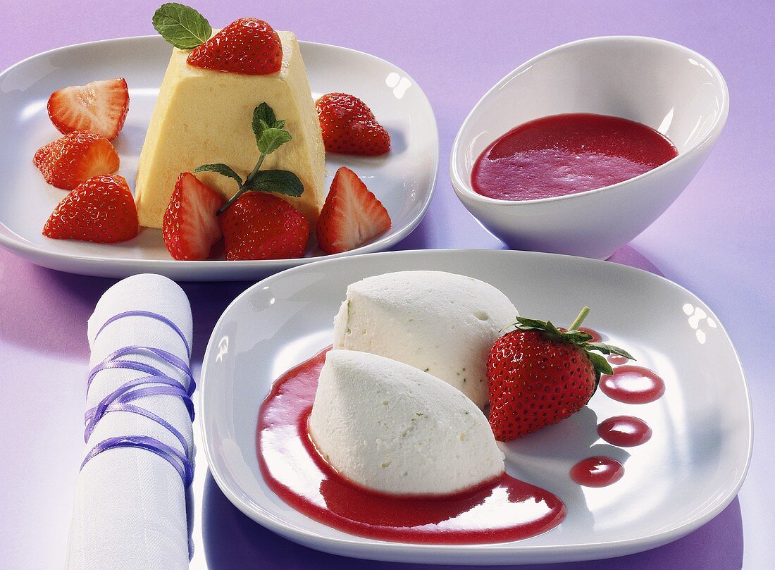 Joghurt-Limetten-Creme und Mango-Parfait mit Erdbeeren