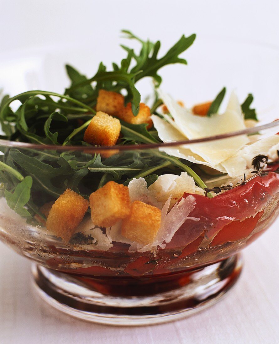 Rocket salad with pepper, Parmesan and croutons