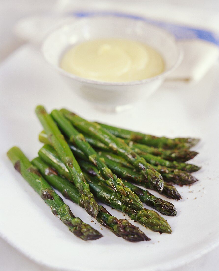 Green asparagus with mayonnaise