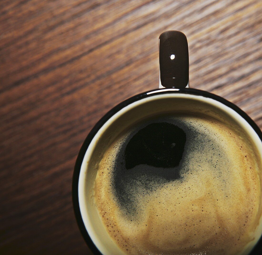 Tasse mit Kaffee von oben