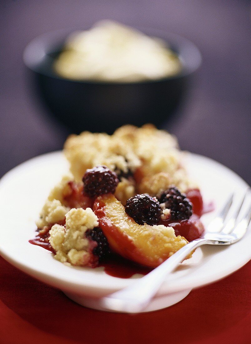 Peach and berry crumble