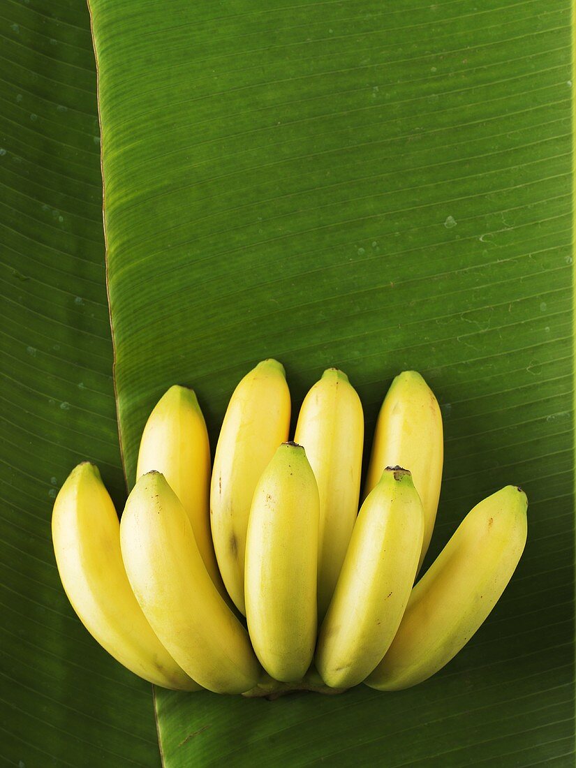 Bananas on banana leaf
