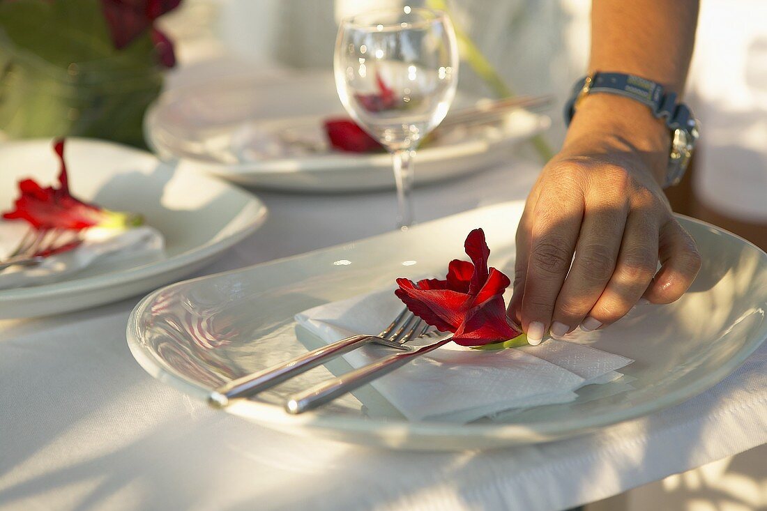 Decorating plates with flowers