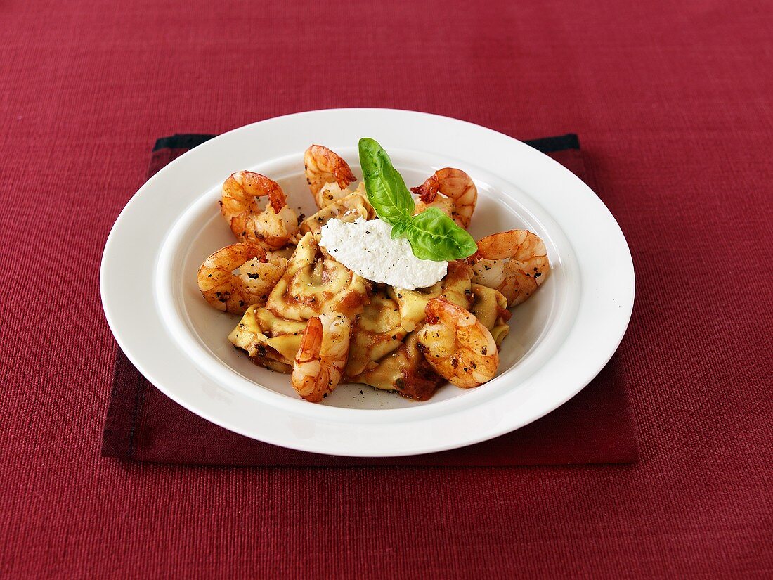 Tortellini with shrimps