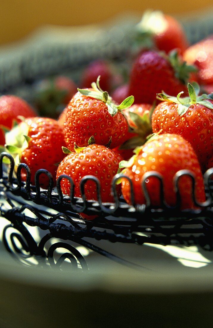 Fresh strawberries in a bowl